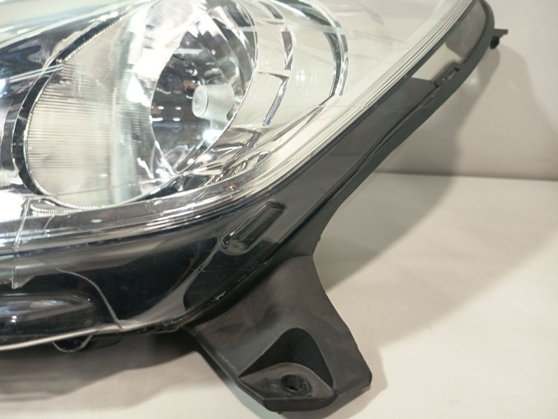 Recambio de faro izquierdo para citroën c3 ii (sc_) 1.2 vti 82 referencia OEM IAM 9677038280  