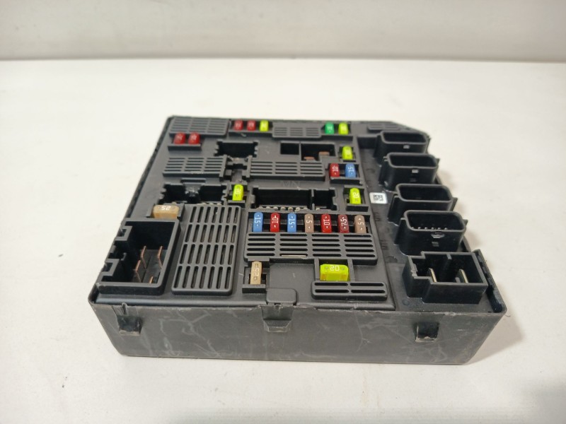 Recambio de caja reles / fusibles para renault scénic iii (jz0/1_) 1.5 dci referencia OEM IAM 284B62342R  