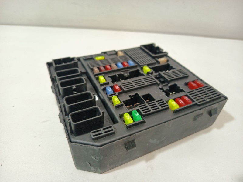 Recambio de caja reles / fusibles para renault scénic iii (jz0/1_) 1.5 dci referencia OEM IAM 284B62342R  