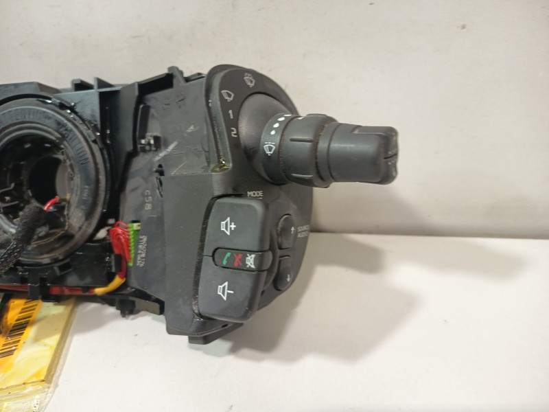 Recambio de mando multifuncion para renault kangoo express (fw0/1_) z.e. (fw0z, fw1z) referencia OEM IAM 255673618R  