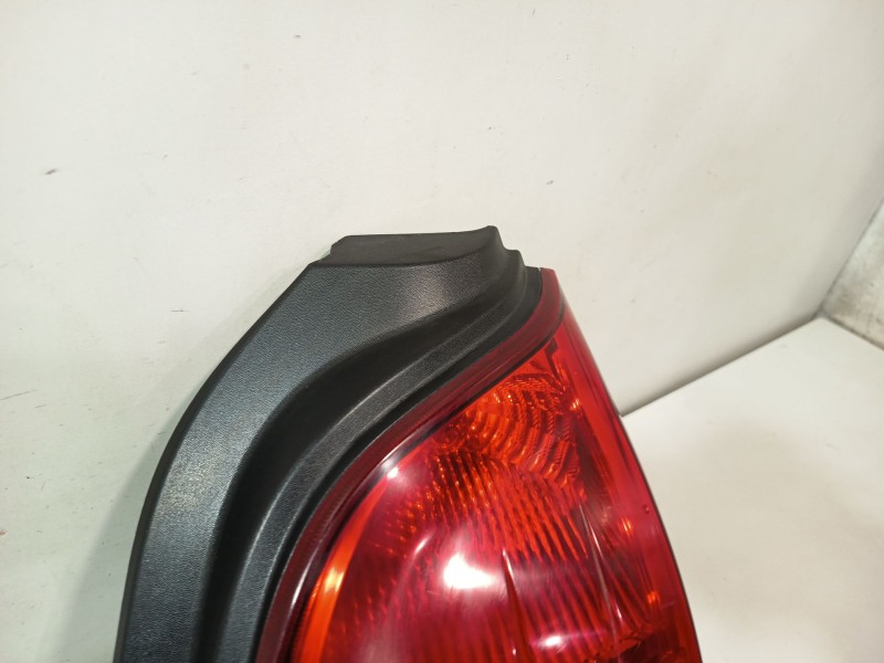 Recambio de piloto trasero derecho para renault twingo ii (cn0_) 1.5 dci (cn0e) referencia OEM IAM 8200387889  