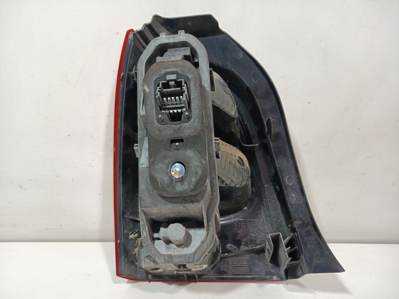 Recambio de piloto trasero derecho para renault twingo ii (cn0_) 1.5 dci (cn0e) referencia OEM IAM 8200387889  