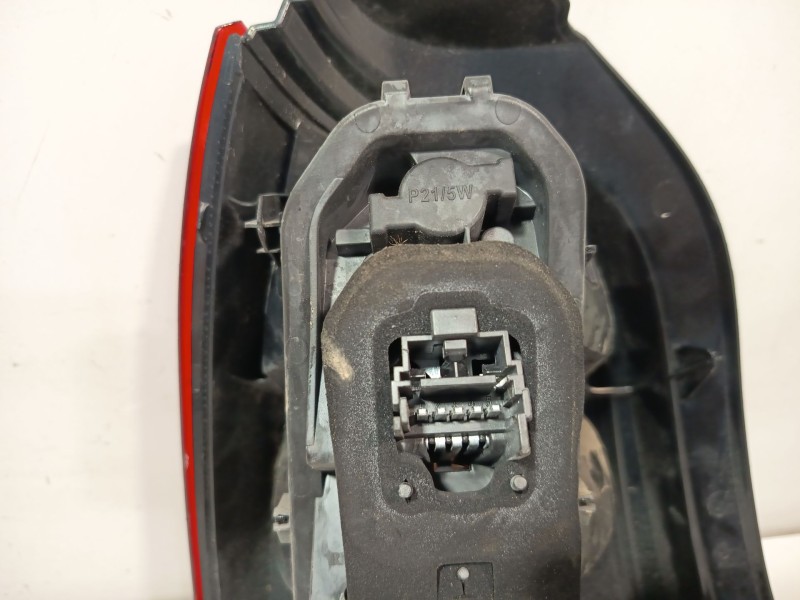 Recambio de piloto trasero derecho para renault twingo ii (cn0_) 1.5 dci (cn0e) referencia OEM IAM 8200387889  