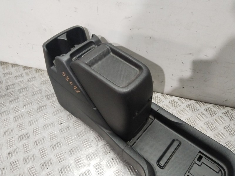 Recambio de apoyabrazos central para nissan nv200 / evalia autobús e-nv (me0m) referencia OEM IAM 969154FA0A  