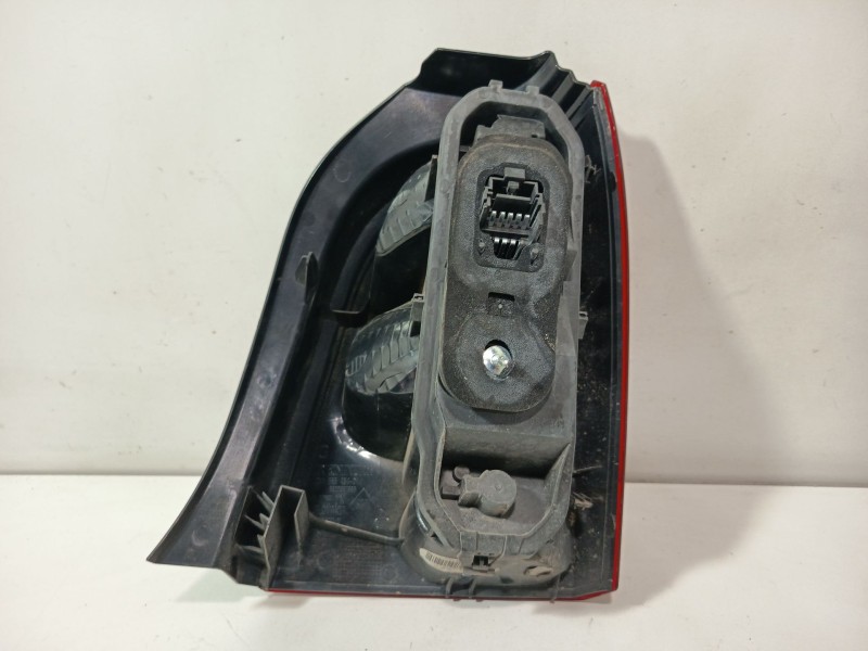 Recambio de piloto trasero izquierdo para renault twingo ii (cn0_) 1.5 dci (cn0e) referencia OEM IAM 8200387888  