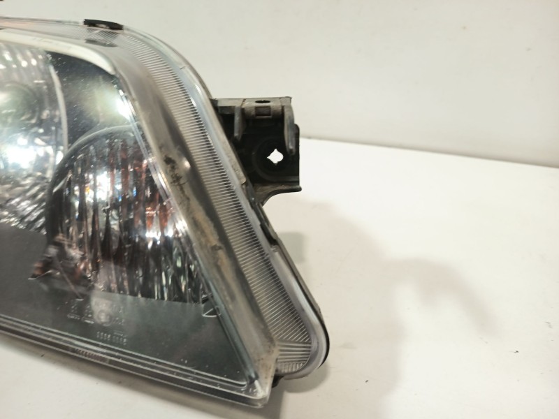 Recambio de faro derecho para mazda 323 f vi hatchback (bj) 2.0 td referencia OEM IAM BJ1V51030B  