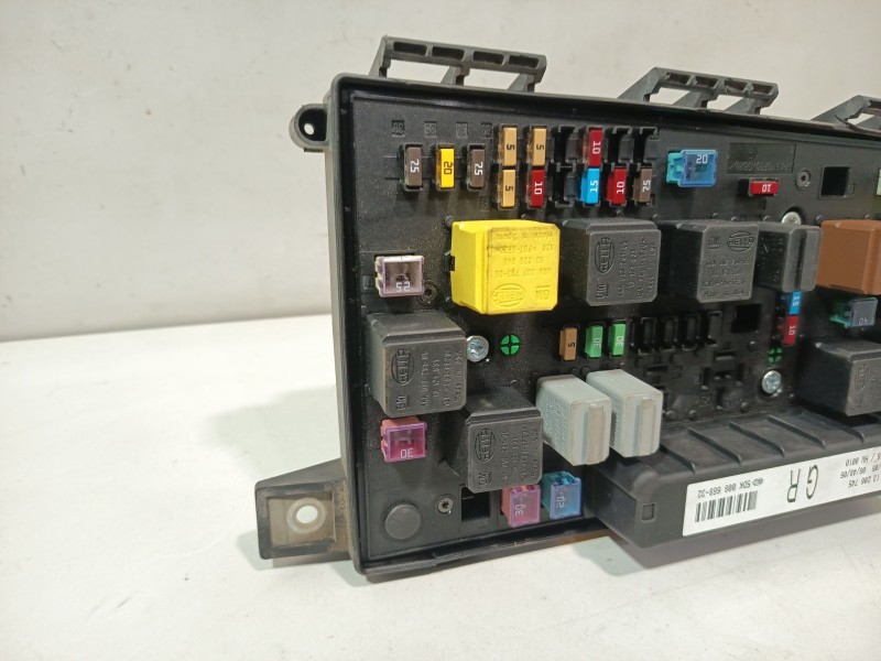 Recambio de caja reles / fusibles para opel astra h (a04) 1.7 cdti (l48) referencia OEM IAM 13208748  