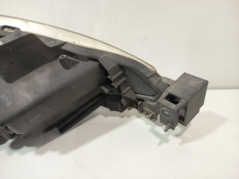 Recambio de faro izquierdo para mazda 5 (cr) 2.0 cd (cr19) referencia OEM IAM CC30510L0D  