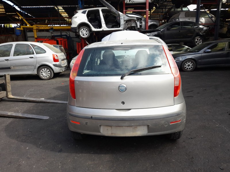 fiat punto (188_) del año 2004