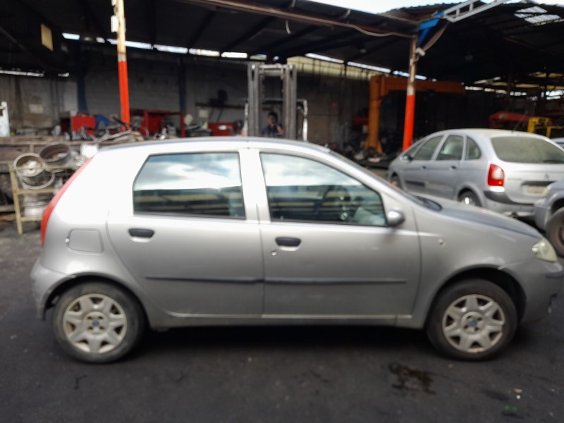fiat punto (188_) del año 2004