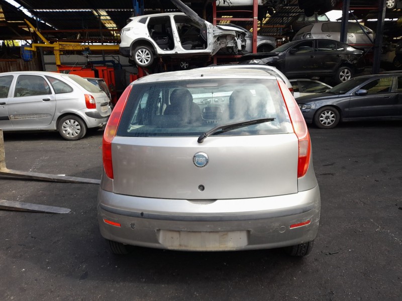 fiat punto (188_) del año 2004