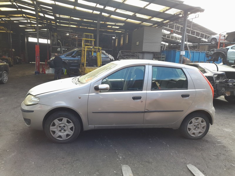 fiat punto (188_) del año 2004