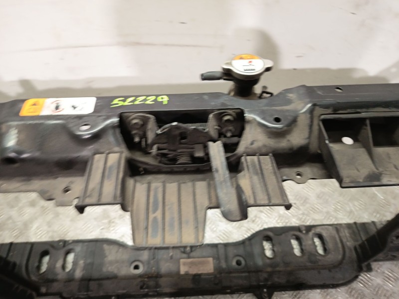 Recambio de panel frontal para kia cee´d sportswagon (jd) 1.6 crdi 110 referencia OEM IAM 64101A2000  