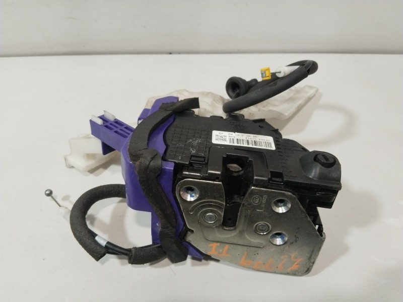 Recambio de cerradura puerta trasera izquierda para kia carens iv 1.6 gdi referencia OEM IAM 81410A4020  