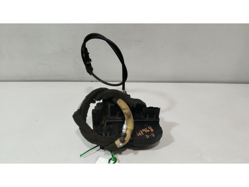 Recambio de cerradura puerta delantera derecha para nissan micra (k12e) acenta referencia OEM IAM 80500AX61A  