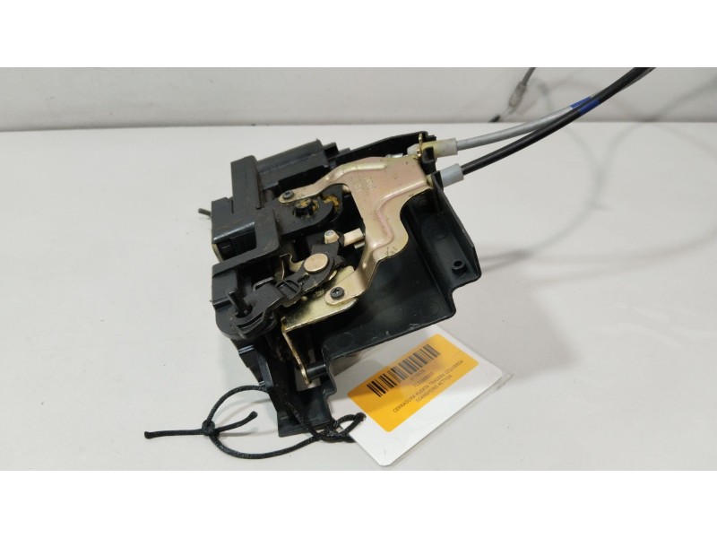 Recambio de cerradura puerta trasera izquierda para ssangyong actyon 200 xdi referencia OEM IAM 7131009005  