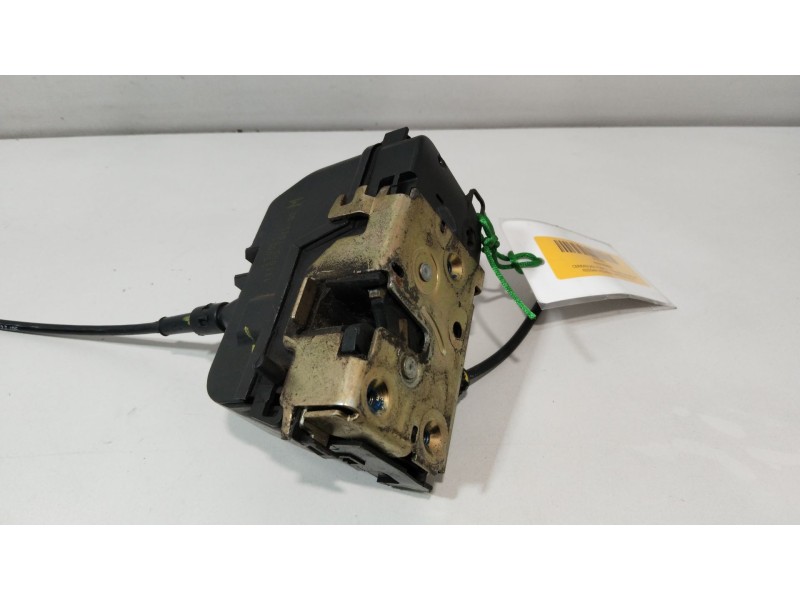 Recambio de cerradura puerta trasera derecha para nissan primera berlina (p12) visia referencia OEM IAM 82500AV60B  