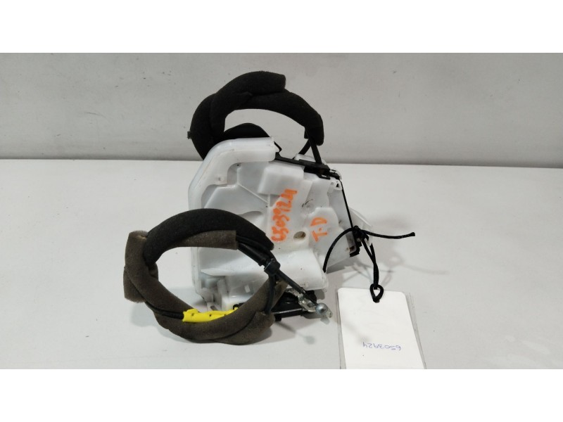 Recambio de cerradura puerta trasera derecha para nissan x-trail iii (t32_, t32r, t32rr) 1.3 dig-t referencia OEM IAM U6814110  