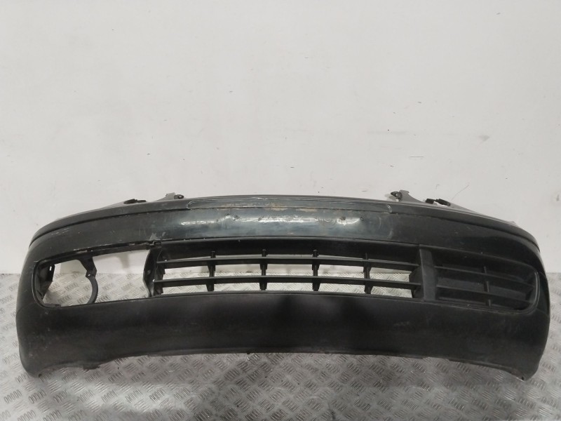 Recambio de paragolpes delantero para volkswagen polo iv (9n_, 9a_) 1.4 16v referencia OEM IAM 6Q0807217GRU  NEGRO