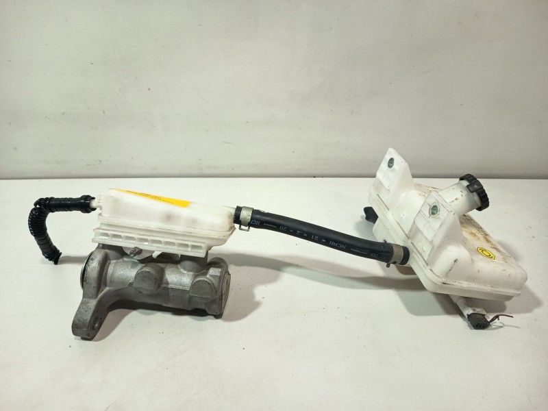 Recambio de bomba freno para nissan nv200 / evalia autobús e-nv (me0m) referencia OEM IAM 460074FA0A  