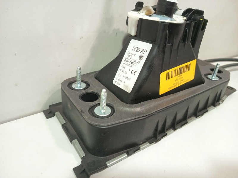 Recambio de palanca cambio para volkswagen polo v (6r1, 6c1) 1.6 tdi referencia OEM IAM 5Q0711049AP  