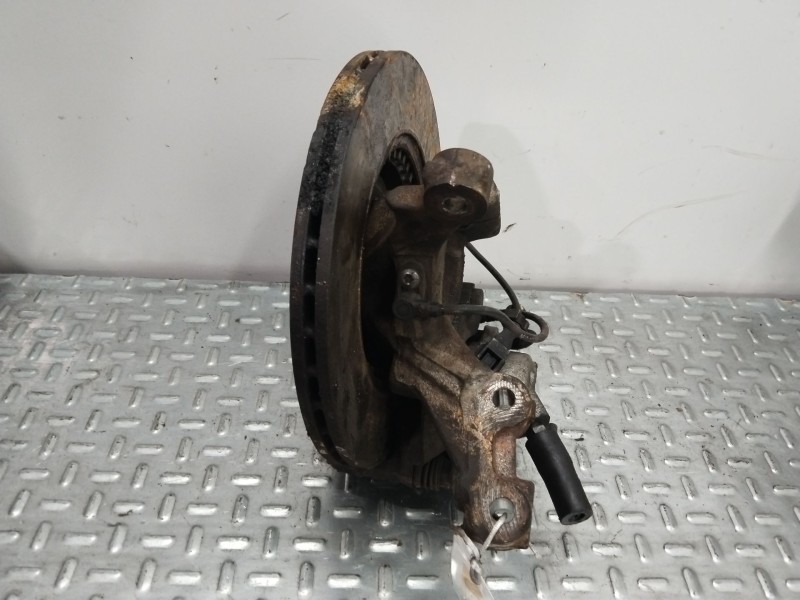Recambio de mangueta delantera derecha para renault twingo ii (cn0_) 1.5 dci (cn0e) referencia OEM IAM 8200663593  