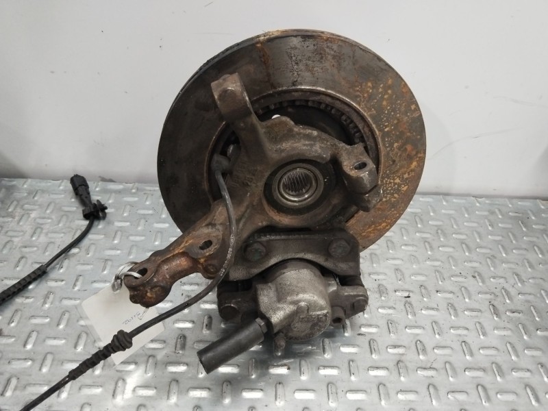 Recambio de mangueta delantera derecha para renault twingo ii (cn0_) 1.5 dci (cn0e) referencia OEM IAM 8200663593  