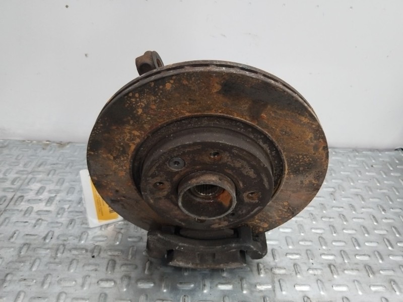 Recambio de mangueta delantera izquierda para renault twingo ii (cn0_) 1.5 dci (cn0e) referencia OEM IAM 8200663590  