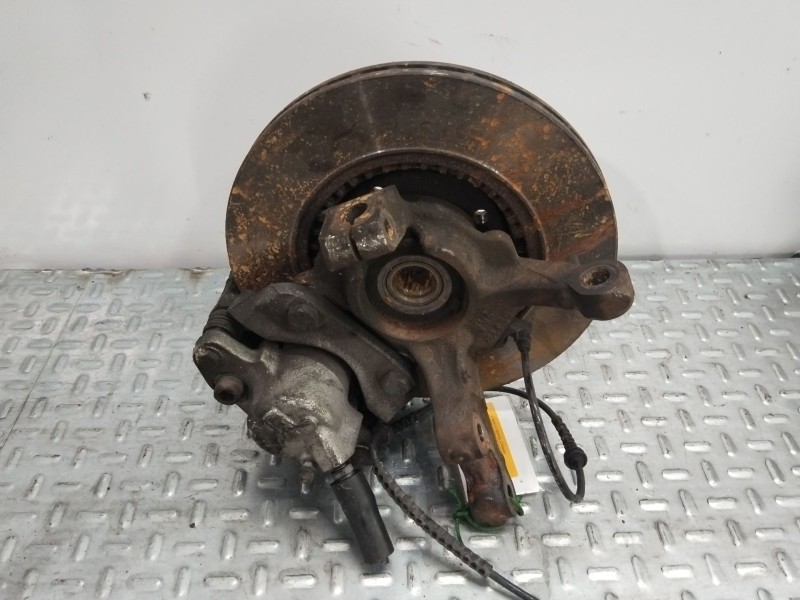 Recambio de mangueta delantera izquierda para renault twingo ii (cn0_) 1.5 dci (cn0e) referencia OEM IAM 8200663590  