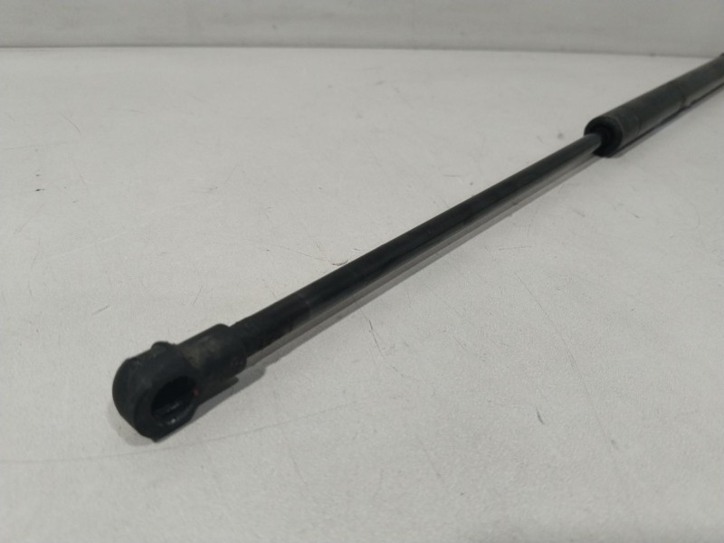 Recambio de amortiguadores capo para audi a3 (8l1) 1.9 tdi referencia OEM IAM 8L0823359  DERECHO