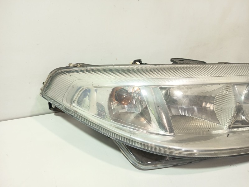 Recambio de faro derecho para renault laguna (b56) 1.6 16v rt referencia OEM IAM 7701047881 89005278 
