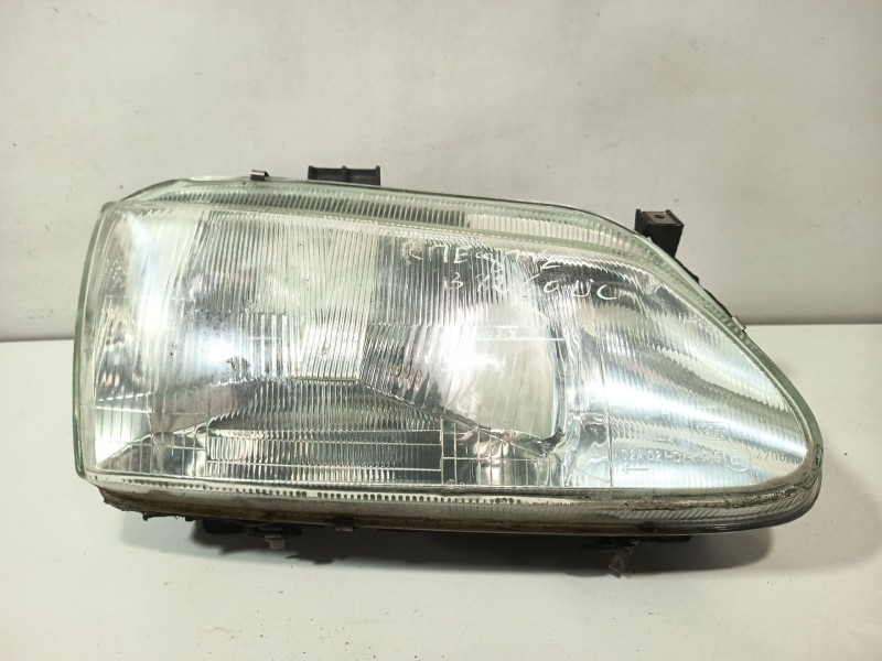 Recambio de faro derecho para renault megane i berlina hatchback (ba0) 1.9 dti alize referencia OEM IAM 7701040683  