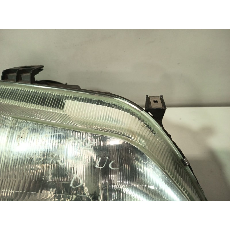 Recambio de faro derecho para renault megane i berlina hatchback (ba0) 1.9 dti alize referencia OEM IAM 7701040683  