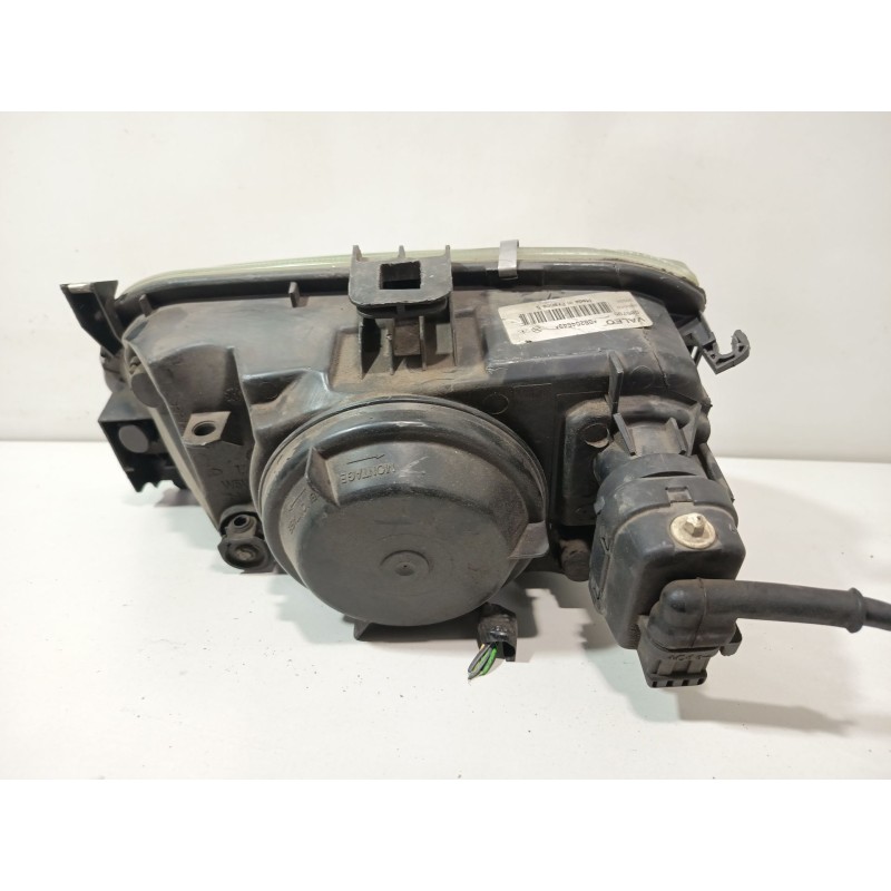 Recambio de faro derecho para renault megane i berlina hatchback (ba0) 1.9 dti alize referencia OEM IAM 7701040683  
