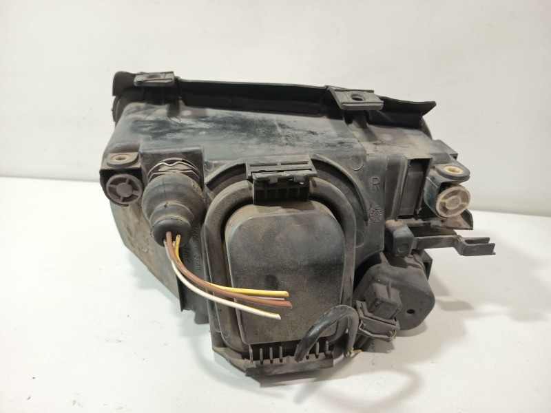 Recambio de faro derecho para audi a4 berlina (b5) 1.8 t referencia OEM IAM 8D0941030  