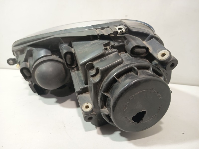 Recambio de faro derecho para volkswagen golf v (1k1) 1.4 tsi referencia OEM IAM 1K6941030P  