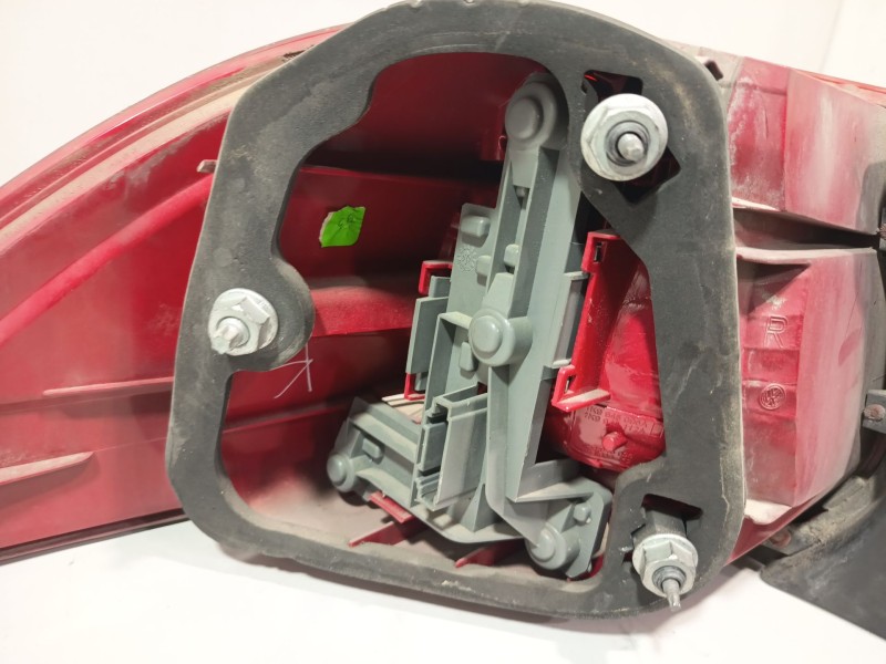 Recambio de piloto trasero derecho para volkswagen golf v (1k1) 1.4 tsi referencia OEM IAM 1K9945096C  