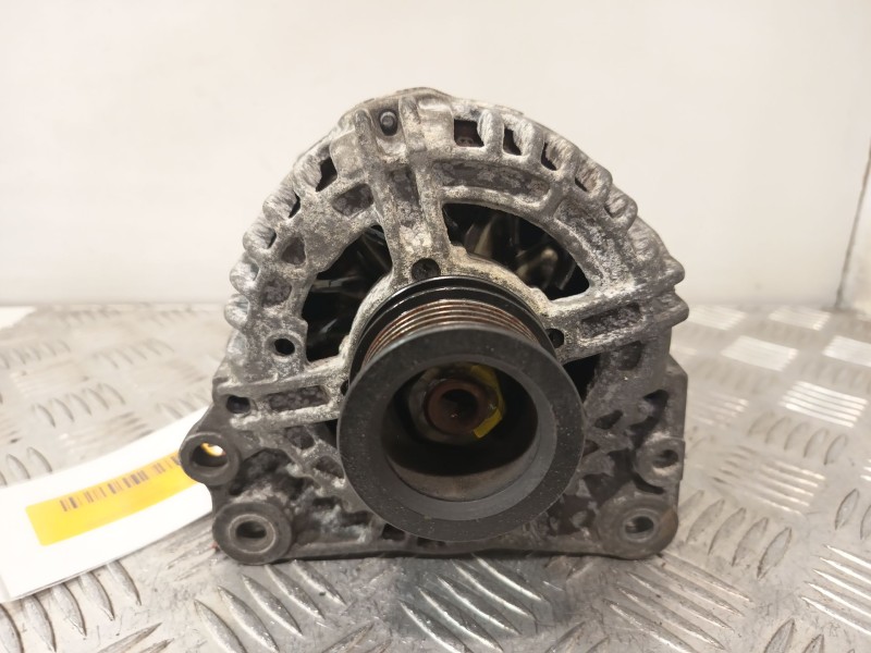 Recambio de alternador para volkswagen polo iv (9n_, 9a_) 1.4 16v referencia OEM IAM 037903025M  