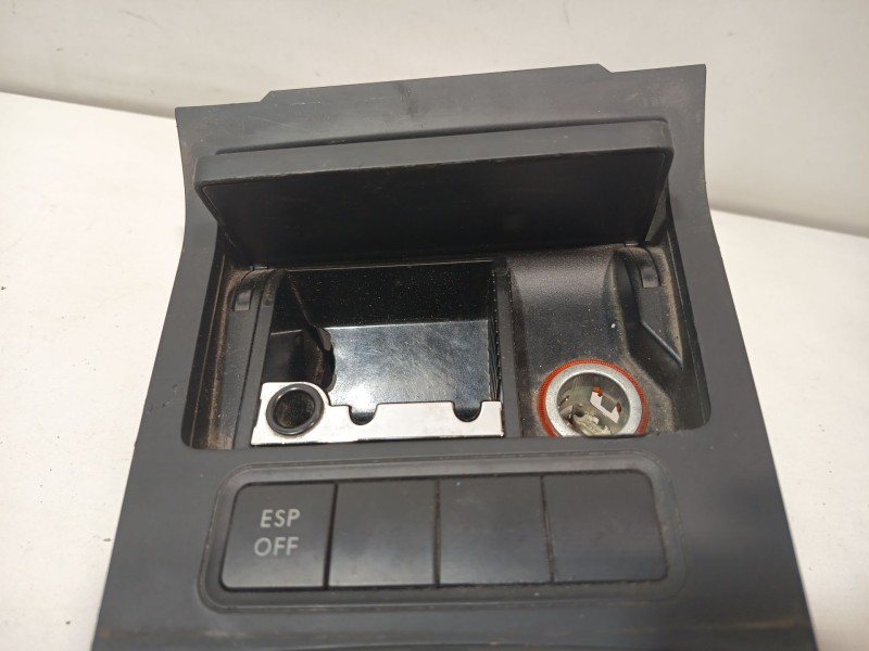 Recambio de cenicero para volkswagen golf v (1k1) 1.4 tsi referencia OEM IAM 1K085796  