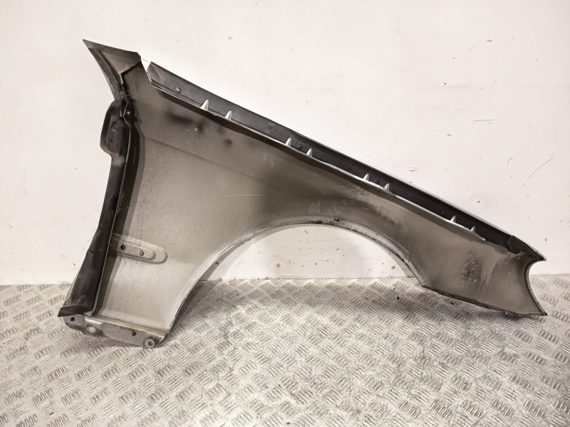 Recambio de aleta delantera izquierda para mercedes-benz clk (c209) clk 320 (209.365) referencia OEM IAM 2098800318  