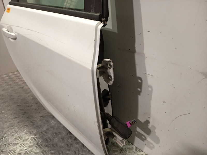 Recambio de puerta trasera derecha para opel astra j (p10) 1.4 (68) referencia OEM IAM 13285611  