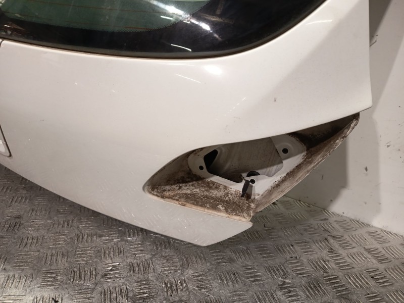 Recambio de porton trasero para opel astra j (p10) 1.4 (68) referencia OEM IAM 13372624  