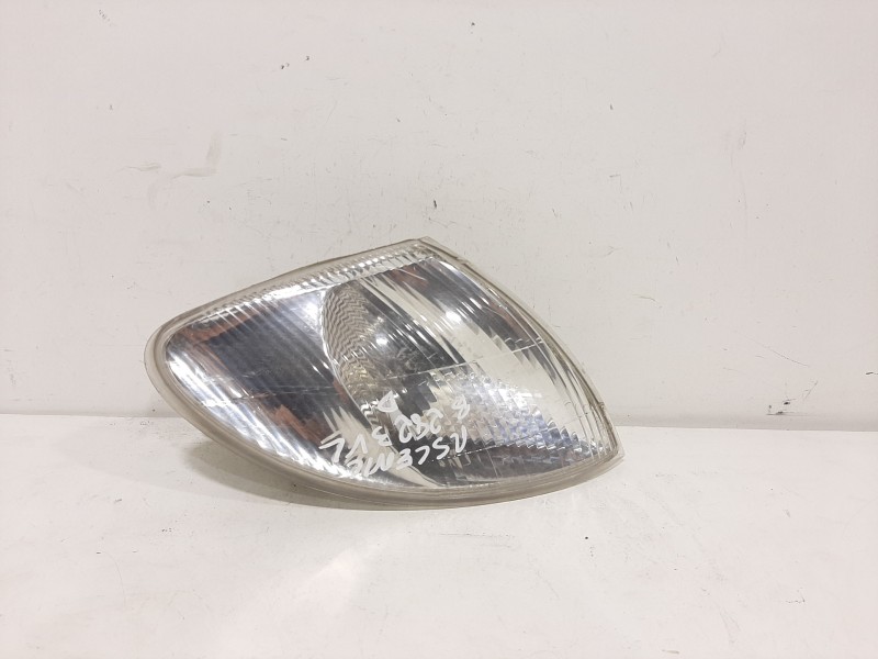 Recambio de piloto delantero derecho para renault megane i scenic (ja0) 1.6e alize referencia OEM IAM 7701040713  