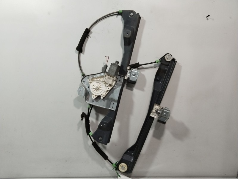 Recambio de elevalunas delantero derecho para ssangyong actyon 200 xdi referencia OEM IAM 7232109004  