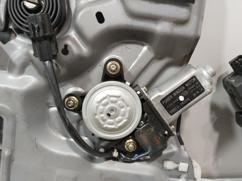 Recambio de elevalunas trasero izquierdo para hyundai santa fé i (sm) 2.4 16v referencia OEM IAM 9881026200  