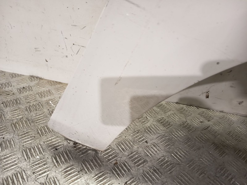 Recambio de aleta delantera derecha para opel astra j (p10) 1.4 (68) referencia OEM IAM 13390003  