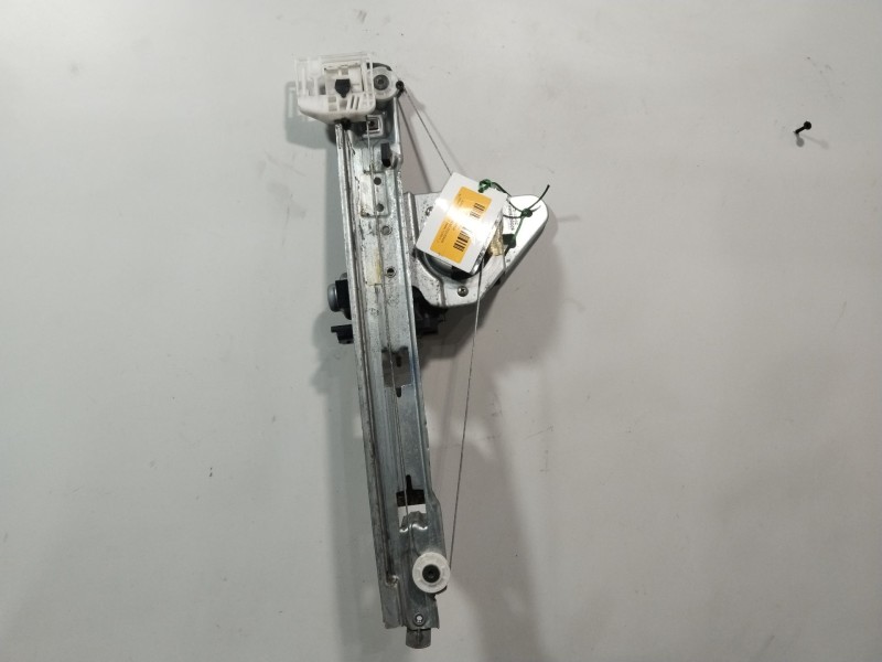 Recambio de elevalunas trasero izquierdo para renault megane ii sedán (lm0/1_) 1.4 referencia OEM IAM 8201010924  