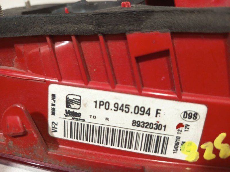 Recambio de piloto porton trasero derecho para seat leon (1p1) reference referencia OEM IAM 1P0945094F  