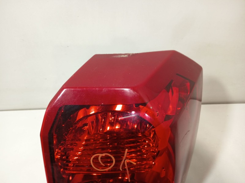 Recambio de piloto trasero derecho para dodge caliber 2.0 crd referencia OEM IAM 68445966AA 5303752AF 