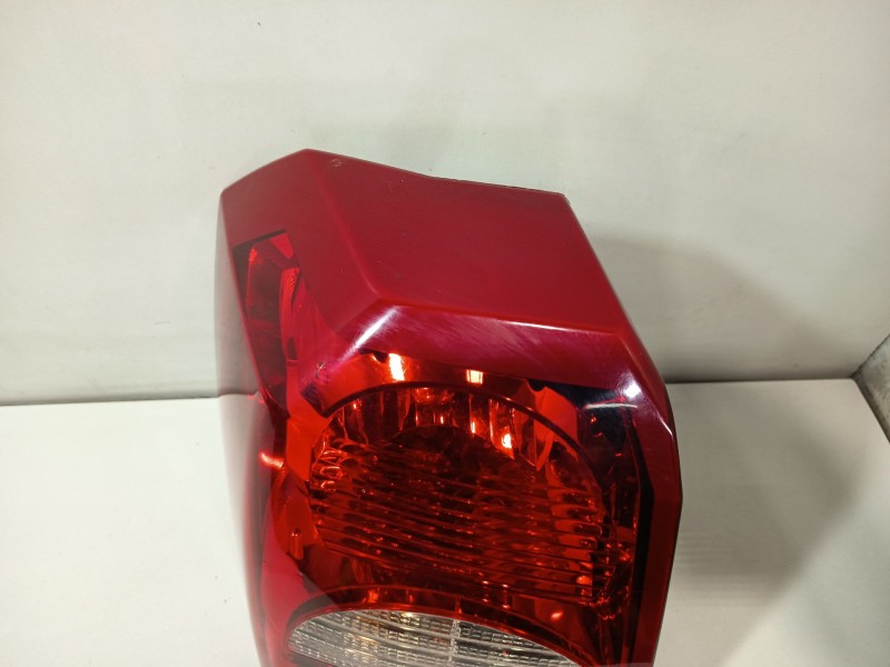Recambio de piloto trasero izquierdo para dodge caliber 2.0 crd referencia OEM IAM 68445967AA 5303753AF 